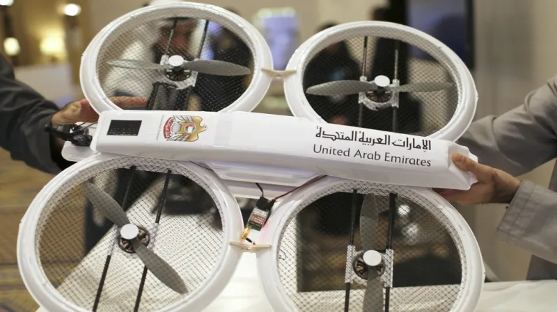 Emiráty představily dron na doručování balíků
