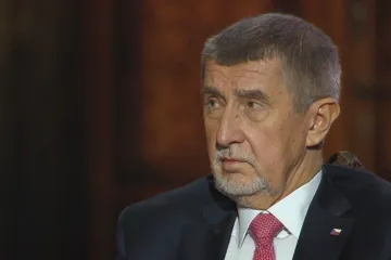Spojenci kritizují Babiše za jeho „určitě ne“ k vyslání vojáků na pomoc v případě jejich napadení
