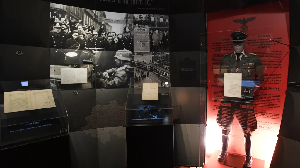 Výstava představí formou originálních archiválií a dalších unikátních předmětů zlomové okamžiky ve vývoji českého státu od 10. století do současnosti.