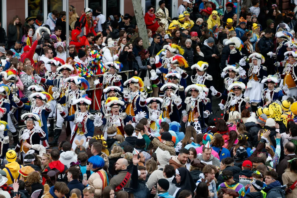 Tradiční karnevalový průvod v Kolíně nad Rýnem