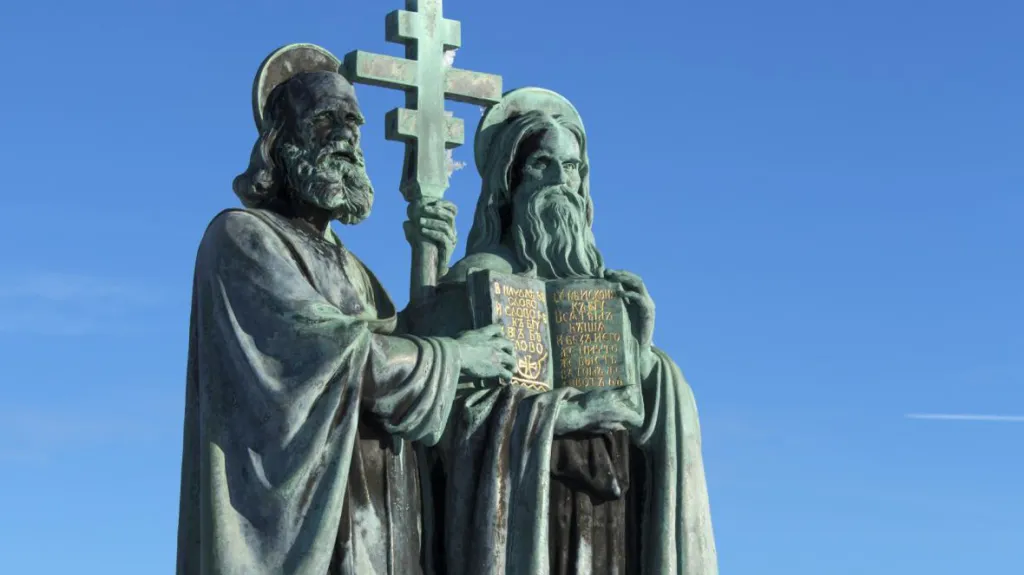 Socha Cyrila a Metoděje na Radhošti v Beskydech
