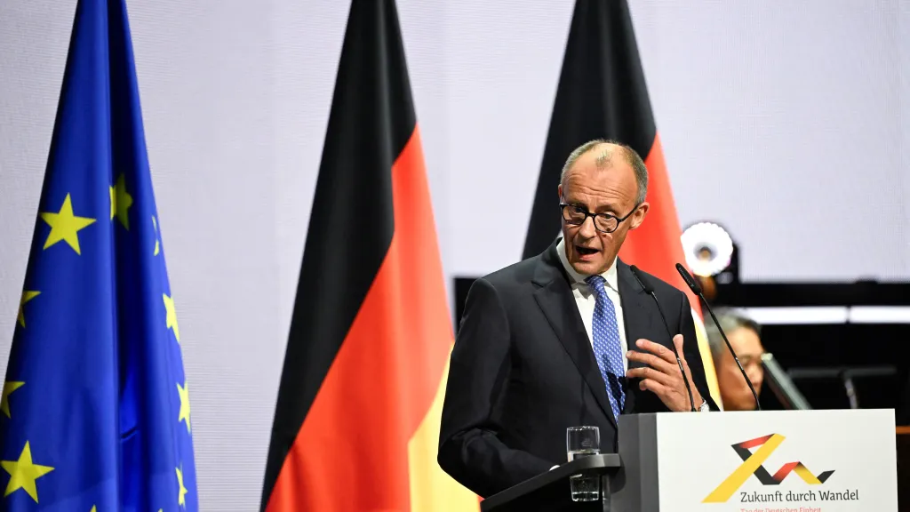 Kancléř Friedrich Merz při projevu k výročí znovusjednocení Německa