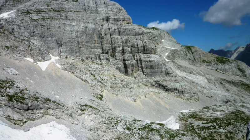 Cesta na vrchol Bovški Gamsovec
