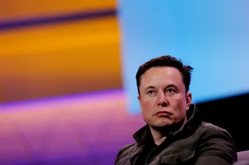 Musk je podle Bloombergu opět nejbohatším mužem světa