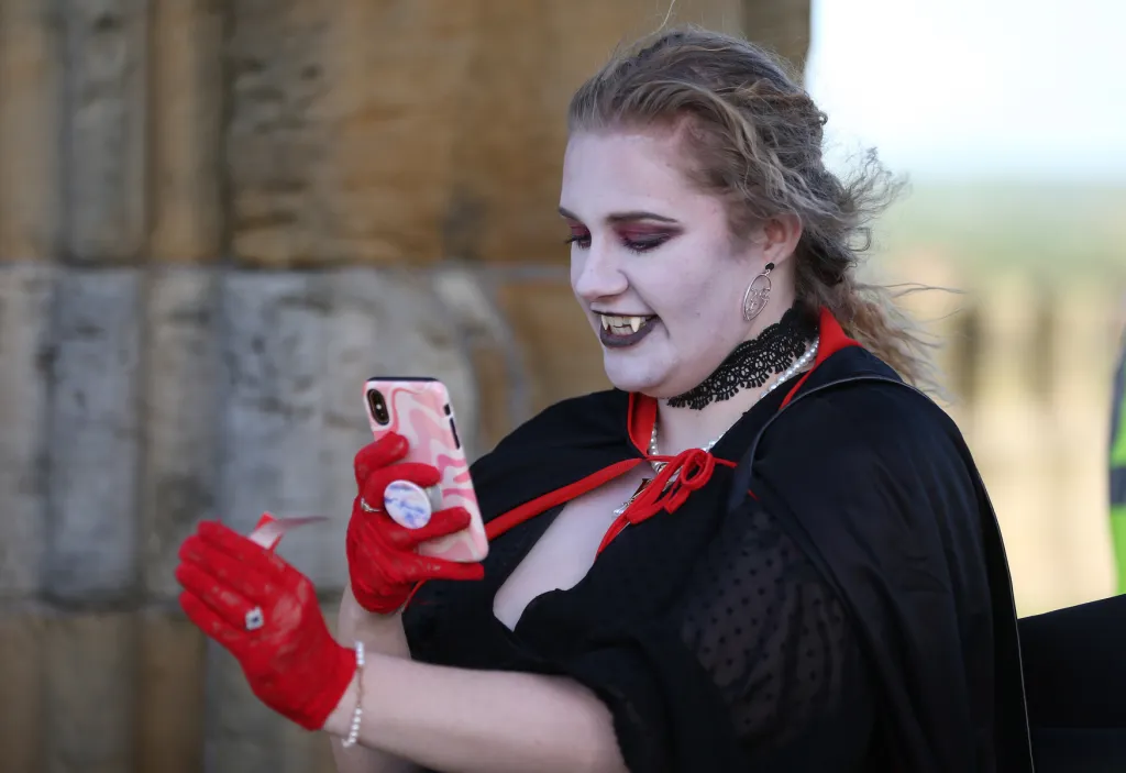 V anglickém Whittby se sešlo 1369 upírů a vytvořilo světový rekord