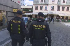 Pražské policii chybí tisíc lidí. Volná místa nabízejí i strážníci