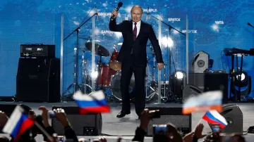Ruský prezident Vladimir Putin během svého projevu v Sevastopolu u příležitosti čtvrtého výročí anexe Krymu