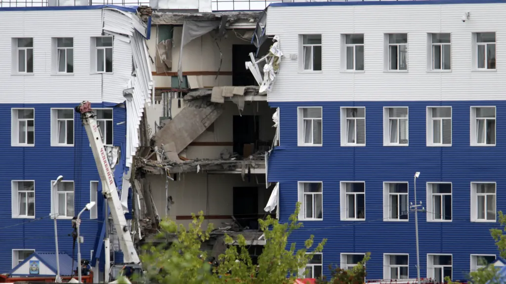 Zřícená kasárna v Omsku