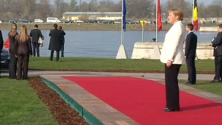 Německá kancléřka čeká na italského premiéra.