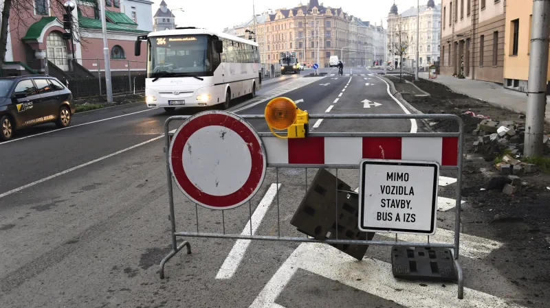 Po mostu zatím auta neprojedou