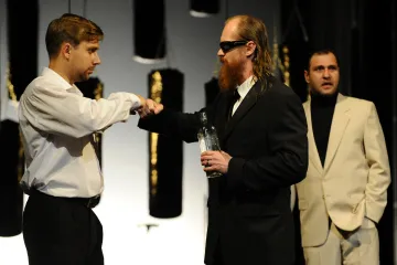 Schillera řízli Tarantinem: brněnští Loupežníci holdují násilí