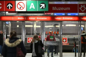 Nouzové tlačítko v metru zachraňuje životy