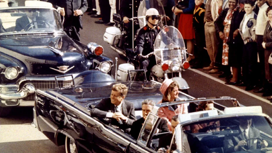 Prezident Kennedy těsně před osudnými výstřely v Dallasu