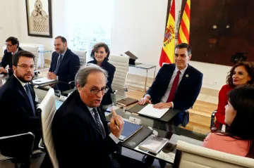 Madrid a Barcelona u jednacího stolu. Tři roky po začátku krize řeší politici budoucnost Katalánska