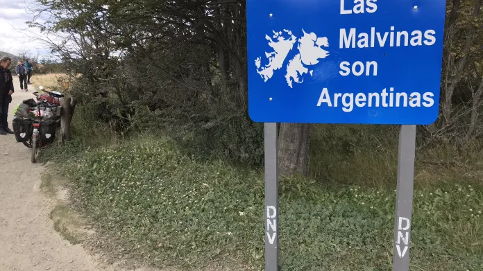 Argentinská tabule týkající se souostroví Falklandy/Malvíny