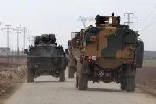 Turecko oznámilo další operaci proti Kurdům na severu Sýrie. Nepřijatelné, reagují Spojené státy