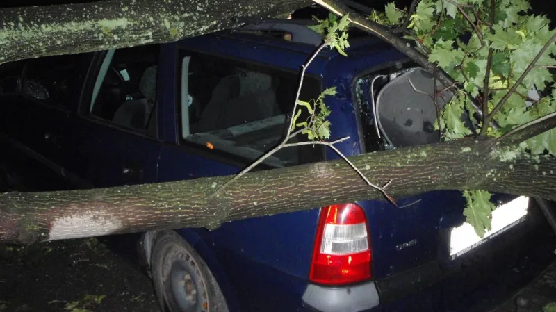 Zlínští hasiči měli téměř sto výjezdů