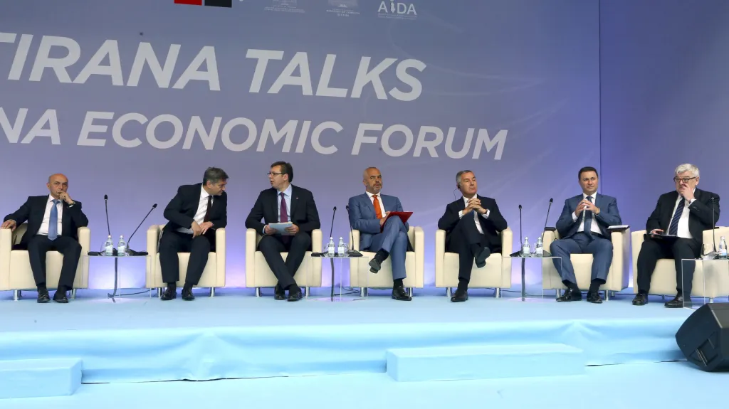 Premiéři Srbska a Kosova se naposledy potkali na finančním foru v Tiraně