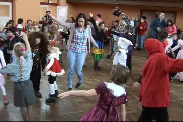 Dětský karneval v Petrovicích byl pohádkový