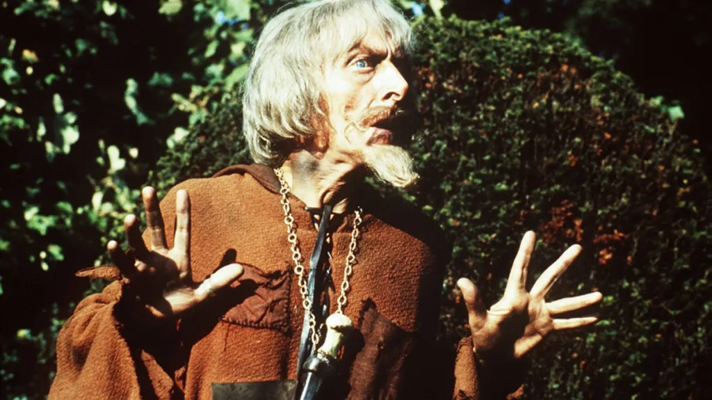 Geoffrey Bayldon jako Čáryfuk