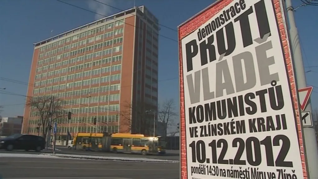 Město už politickou reklamu na zelených plochách nechce