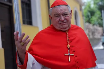 Lidé se naposledy rozloučí s kardinálem Dukou