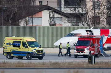 Požár ve Švýcarsku zřejmě způsobily pyrotechnické svíčky na lahvích šampaňského