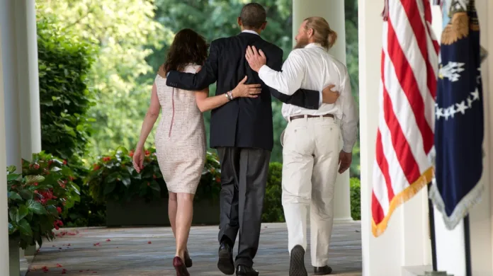 Barack Obama s rodiči Bergdahla na dvoře Bílého domu