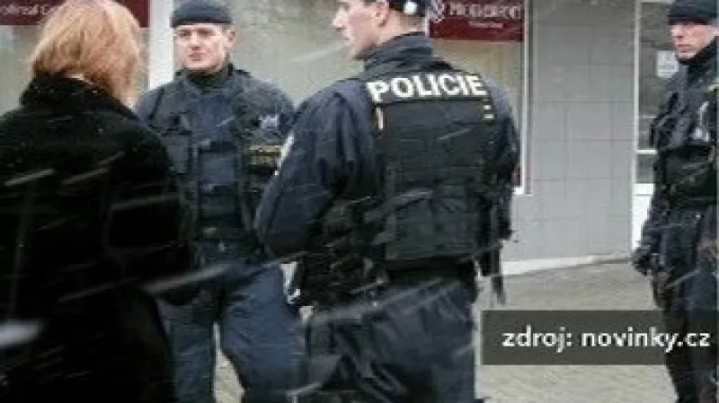 Zasahující policisté