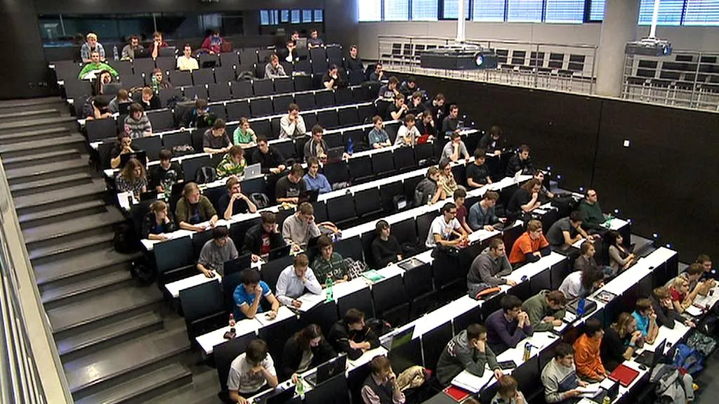 Studenti na přednášce