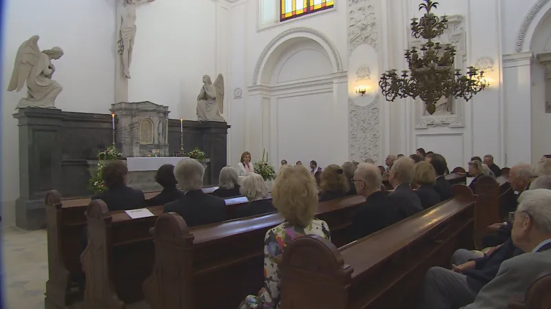 Uložení ostatků do hrobky v Mikulově