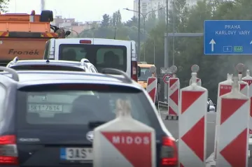 Začala oprava průtahu Karlovými Vary. Znamená komplikace pro dopravu v centru