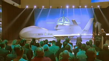 Představení dronu Global Hawk pro Severoatlantickou alianci