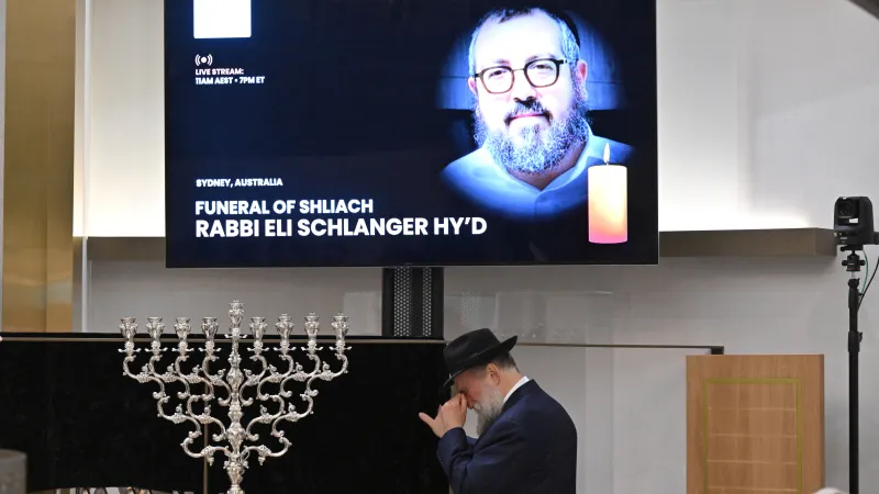Pohřeb rabína Eliho Schlangera, jedné z obětí teroristického útoku v Sydney