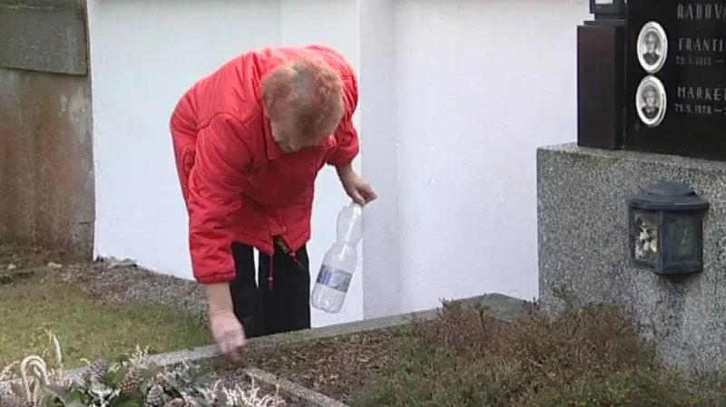 Dagmar Fialová si musela vodu na zalévání nosit z domu