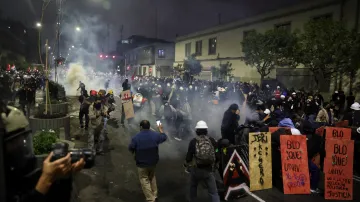 Studenti vysokých škol, odboráři a členové občanských a politických skupin se účastní protestu (15. 10. 2025)