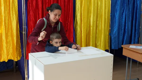 O druhé kolo prezidentských voleb v Rumunsku je velký zájem