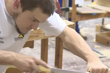 Nejlepší stoličku vybrali na soutěži truhlářských učňů