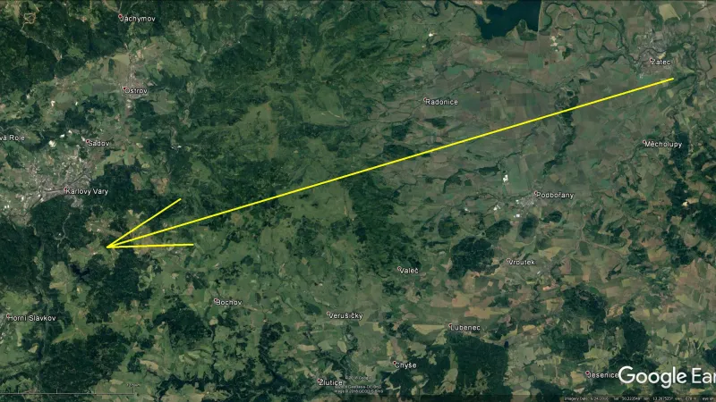 Dráha bolidu: Skutečná délka vyfotografované atmosférické dráhy je 77 km a bolid ji uletěl přibližně za 6 s