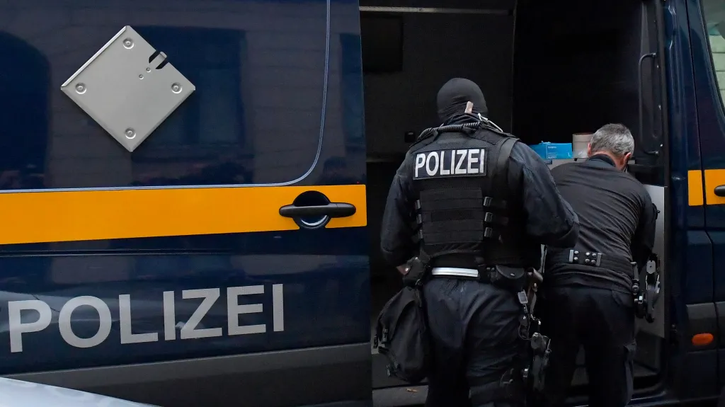 Policejní razie v Drážďanech