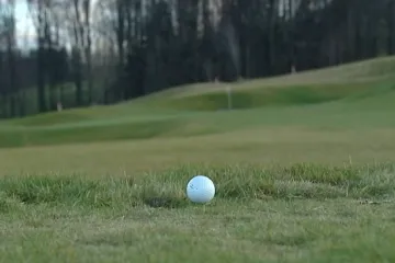 Teplé počasí vylákalo už i golfisty