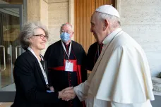 Papežova politika dává řeholnicím větší roli v církvi