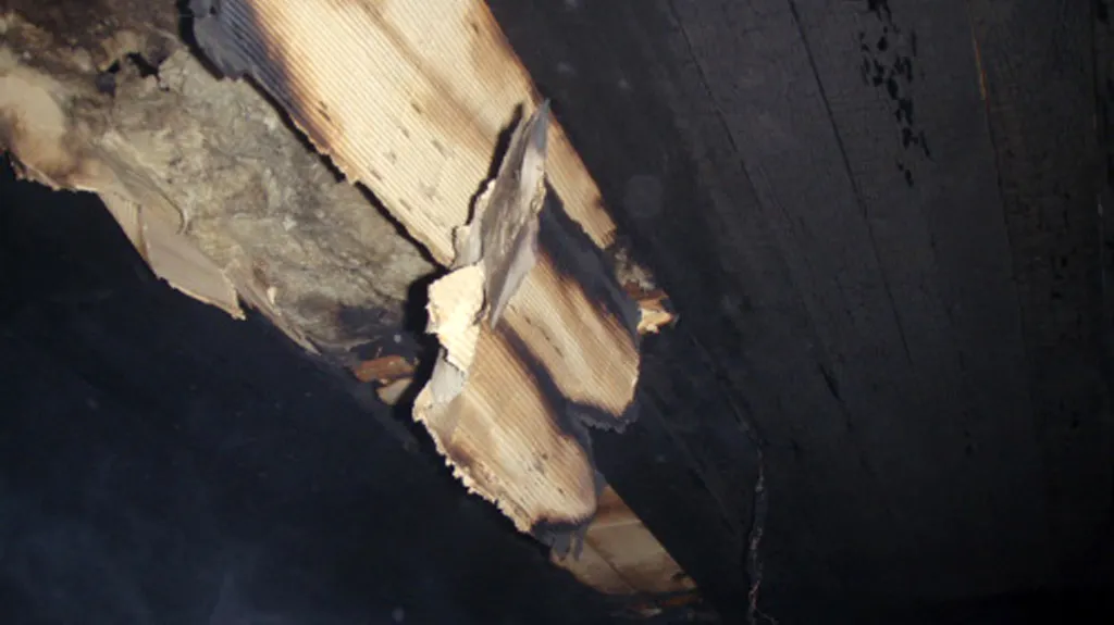 Záběry HZS z místa zásahu