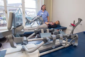 Nová robotická tělocvična pomáhá pacientům s poškozením mozku