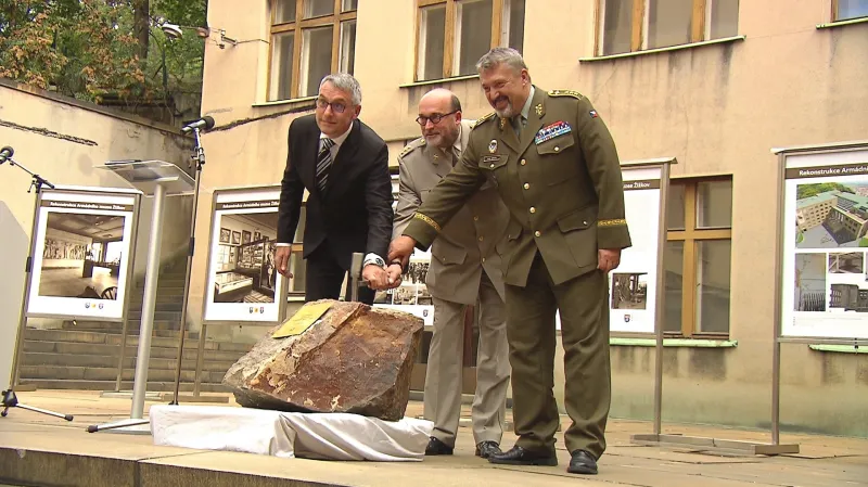 Poklepání základního kamene