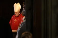 Kritizovaný i oceňovaný kardinál Duka odchází z funkce pražského arcibiskupa