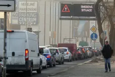 Smog v Praze má omezit regulace aut, řešení se ale protahuje