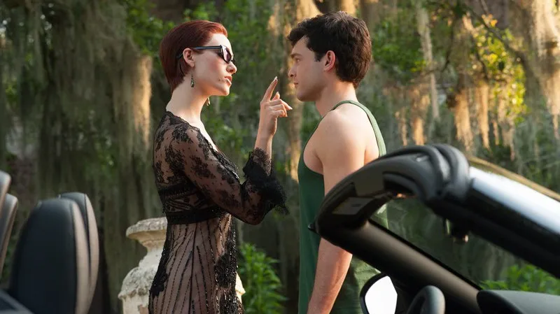 Nádherné bytosti / Emmy Rossumová, Alden Ehrenreich