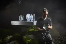 Grand designérem roku je Jan Plecháč, v kolekci váz zachytil Duši lesa