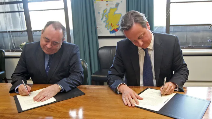 2012 - podpis Edinburghské dohody